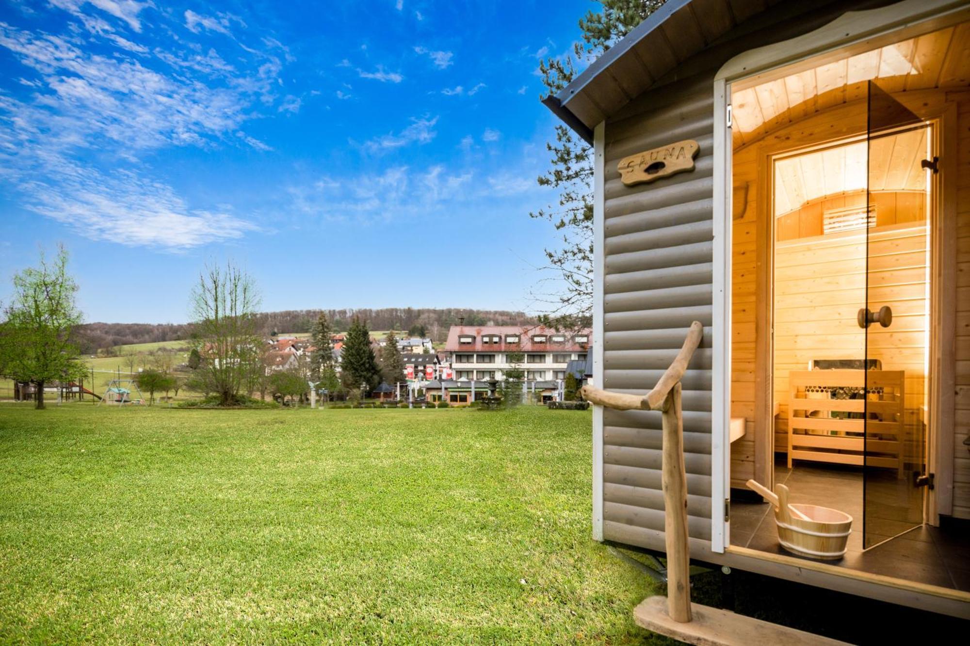 Best Western Hotel Brunnenhof ไวเบอร์สบรุนน์ ภายนอก รูปภาพ