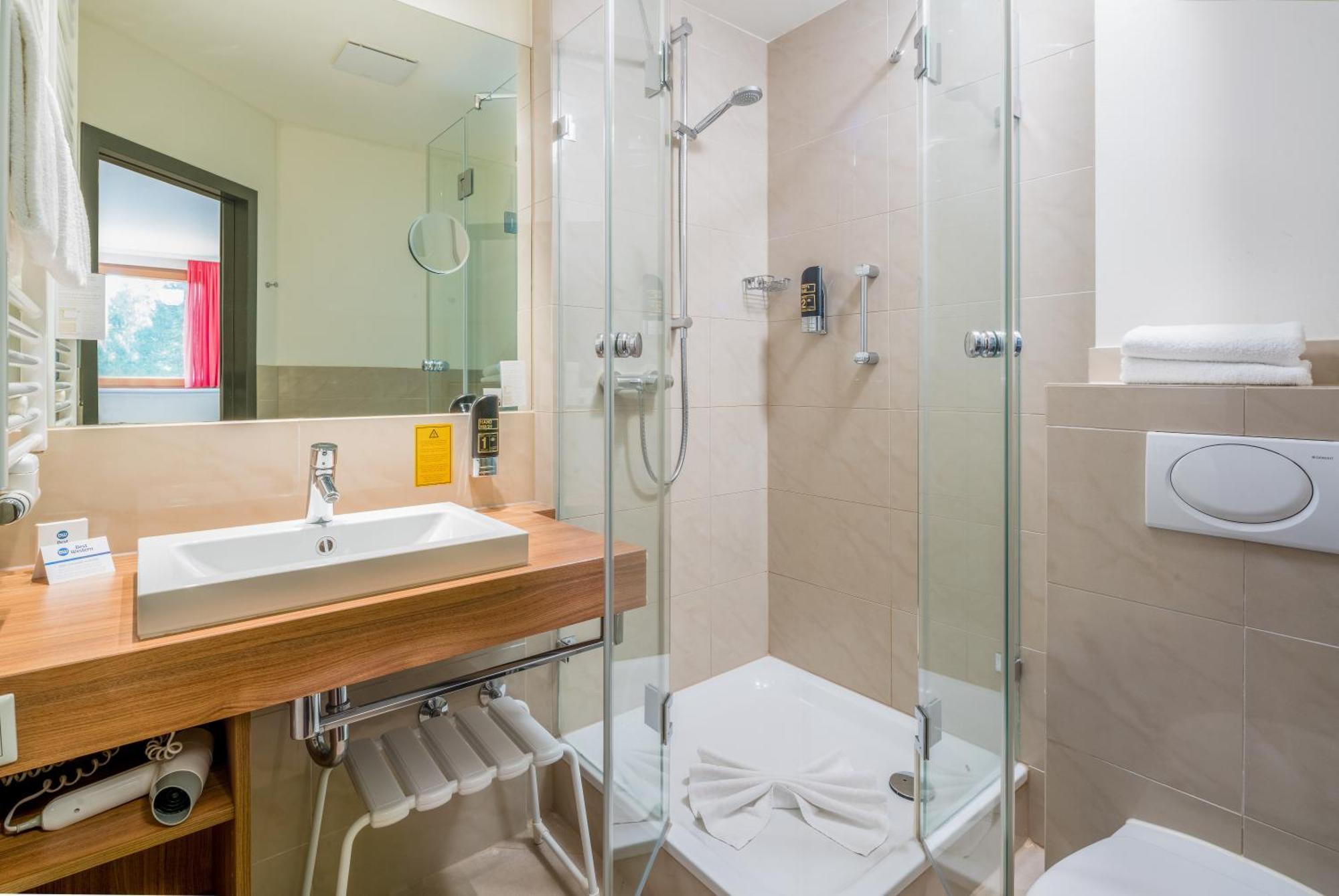Best Western Hotel Brunnenhof ไวเบอร์สบรุนน์ ภายนอก รูปภาพ