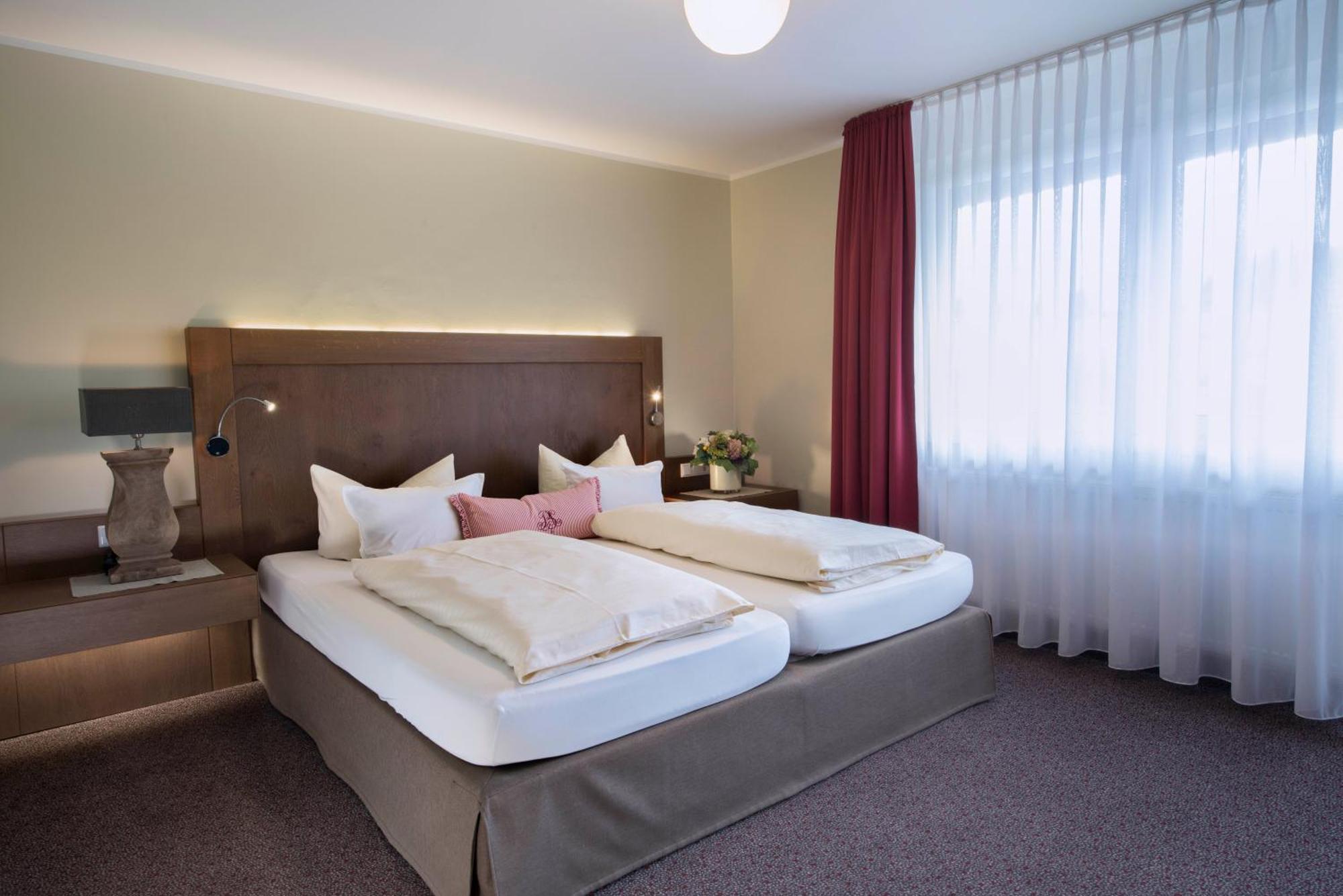 Best Western Hotel Brunnenhof ไวเบอร์สบรุนน์ ภายนอก รูปภาพ