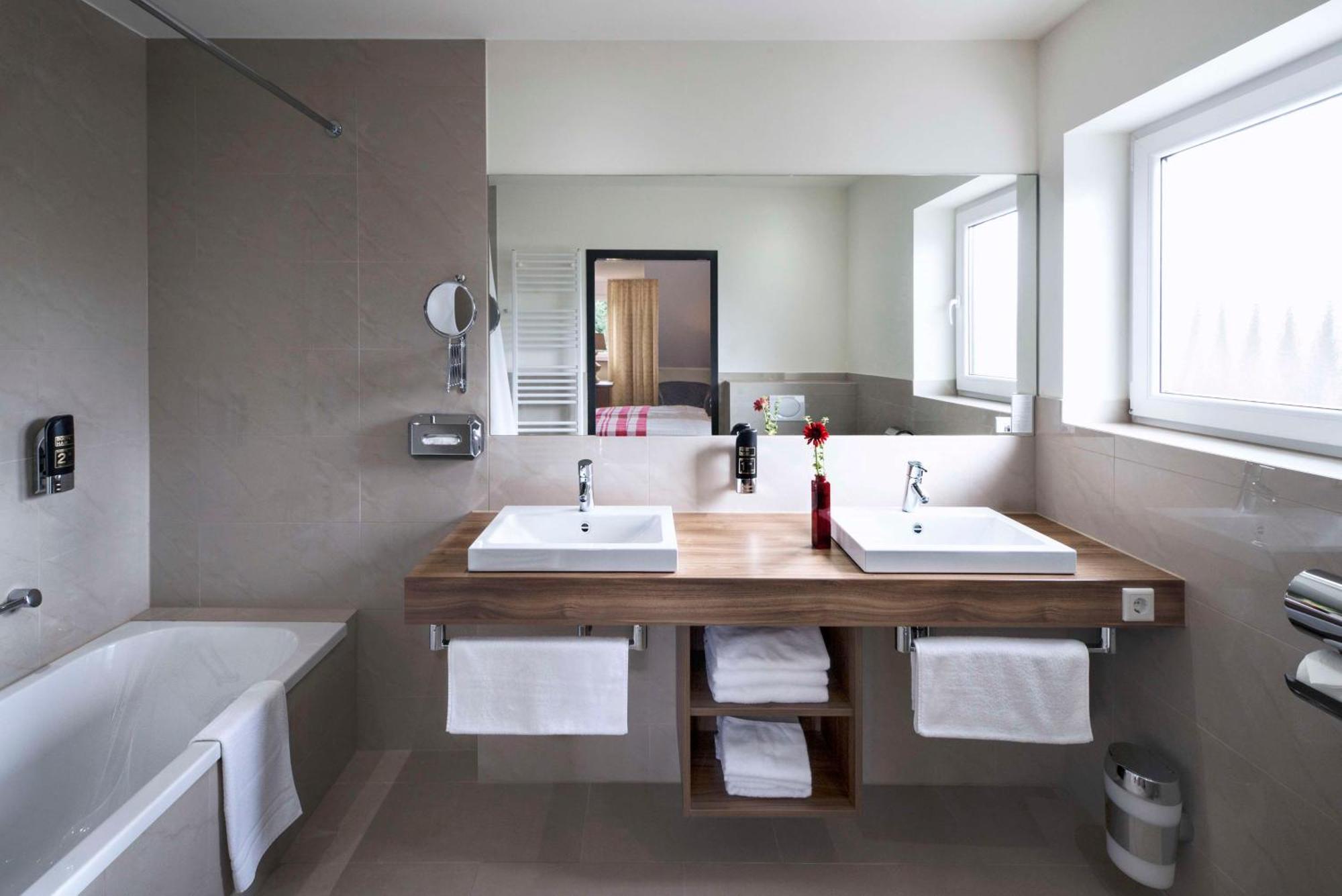 Best Western Hotel Brunnenhof ไวเบอร์สบรุนน์ ภายนอก รูปภาพ